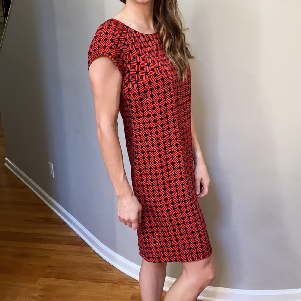 easy breezy shift dress in retro pattern